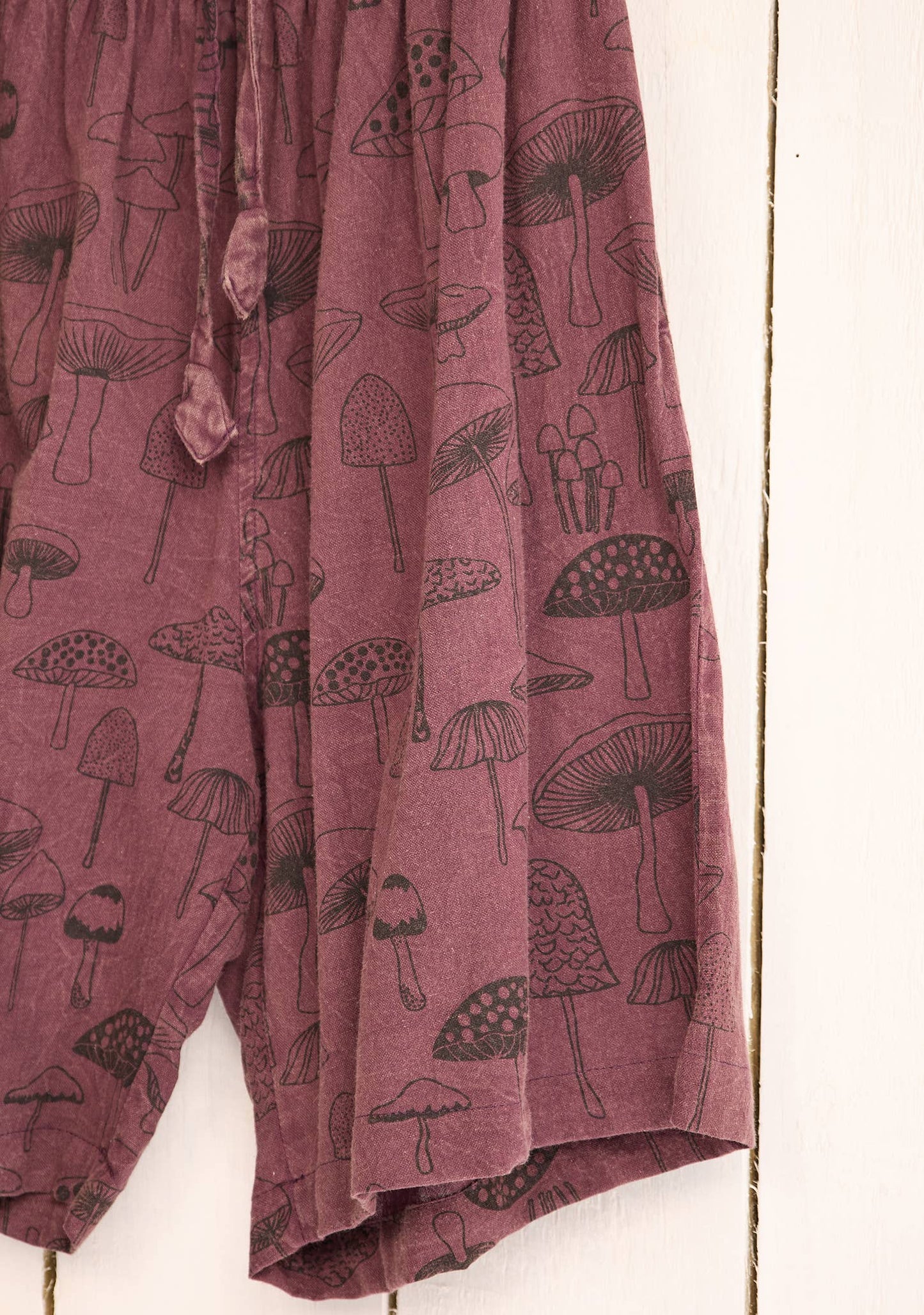 Mushroom Shorts: Maroon(M) / Large/Extra Large(LXL)