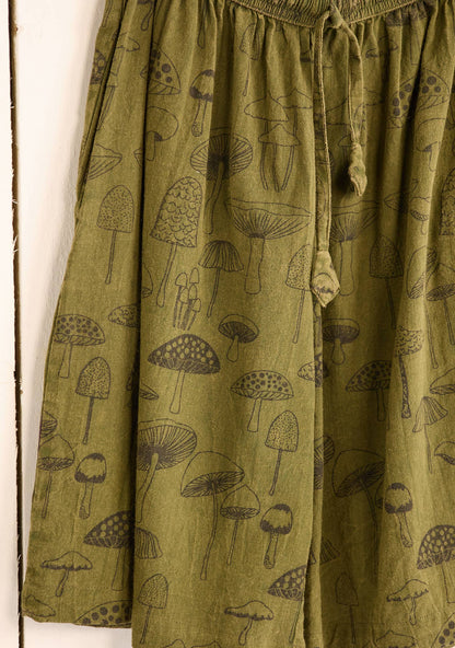 Mushroom Shorts: Maroon(M) / Medium/Large(ML)